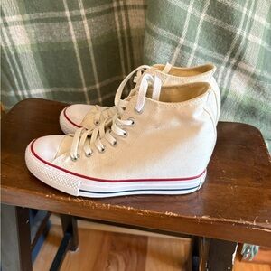 Converse Chuck Taylor all star wedge sneakers 7.5